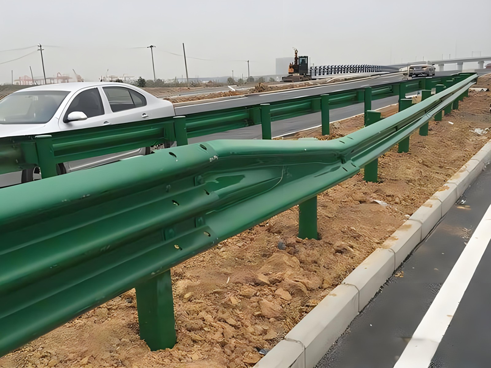 海西高速波形护栏板日常维护方案确保道路安全新举措