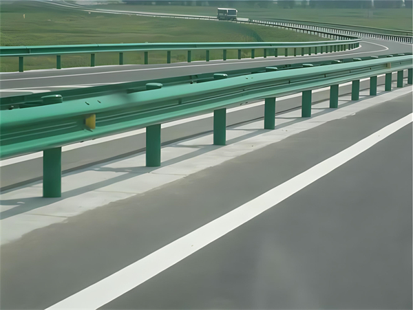 海西高速护栏板守护安全广泛应用于多个行业